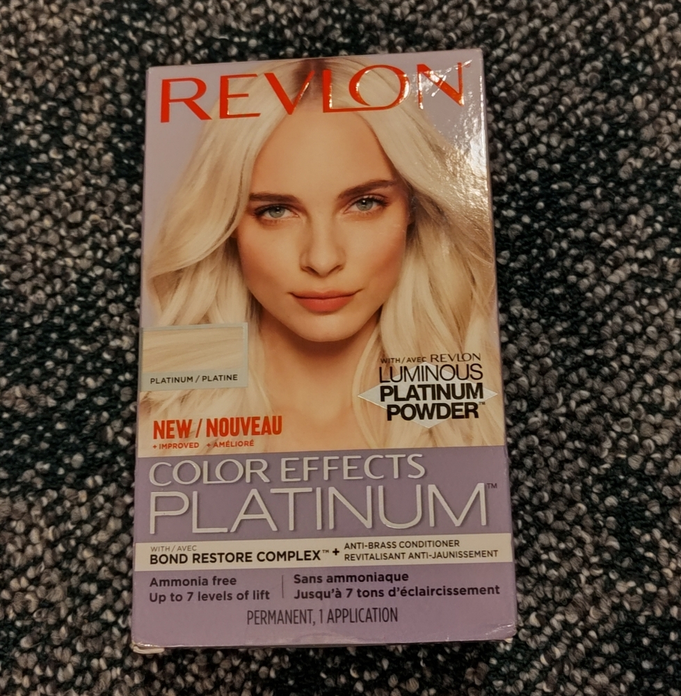 NWT! Revlon Platinum Blonde Hair Color